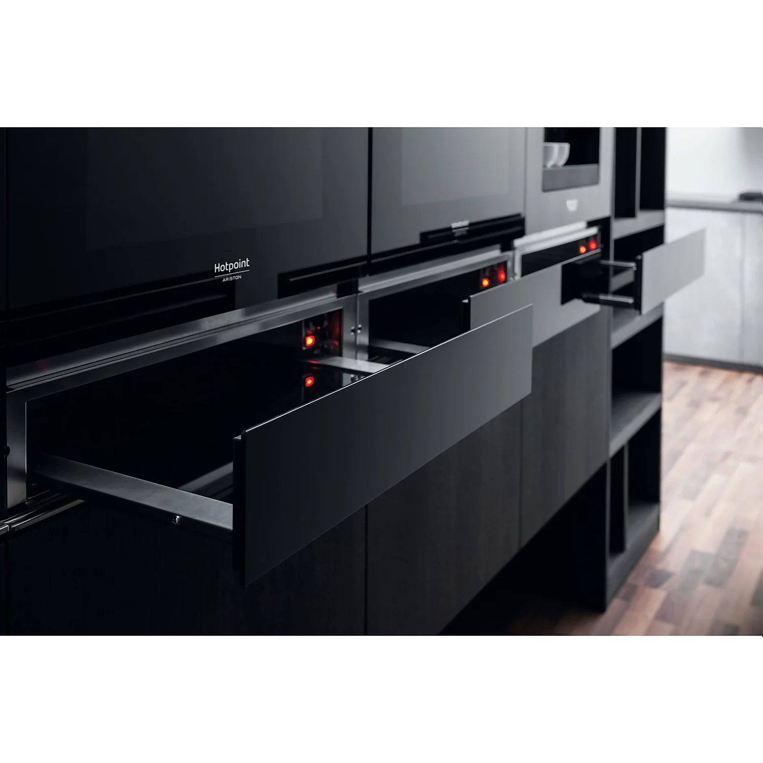 Hotpoint WD914NB Built In Warming Drawer - Black 2 Hotpoint WD914NB Built In Warming Drawer - Black - Image 2