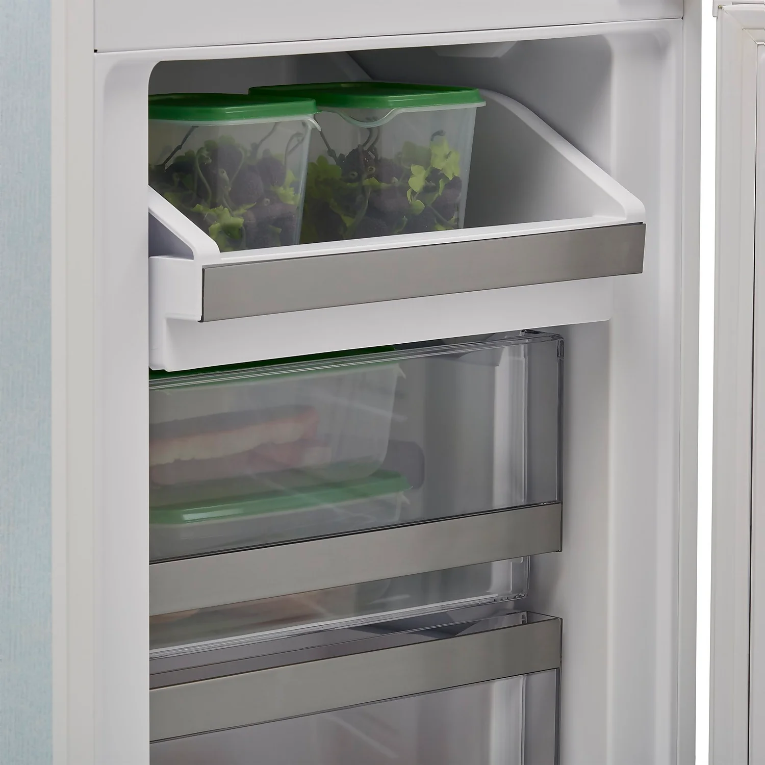 Hoover HOBT5518EWK Integrated 70/30 Total No Frost Fridge Freezer With Sliding Door Fixing Kit - White 4 Hoover HOBT5518EWK Integrated 70/30 Total No Frost Fridge Freezer With Sliding Door Fixing Kit - White - Image 4